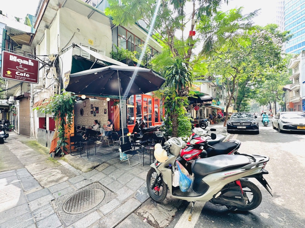 Bán nhà Đoàn Trần Nghiệp - diện tích 45m2 2 tầng - Mặt phố lô góc - giá 25,9 tỷ