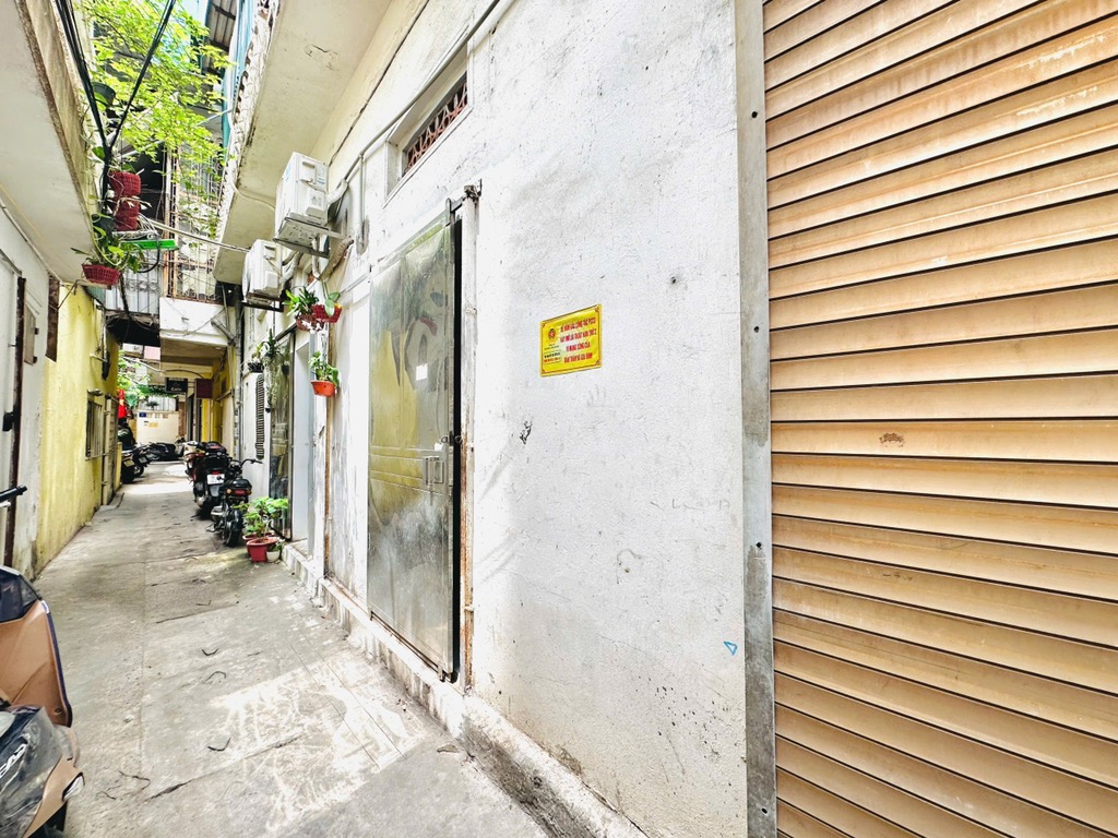 Bán nhà Đoàn Trần Nghiệp - diện tích 45m2 2 tầng - Mặt phố lô góc - giá 25,9 tỷ