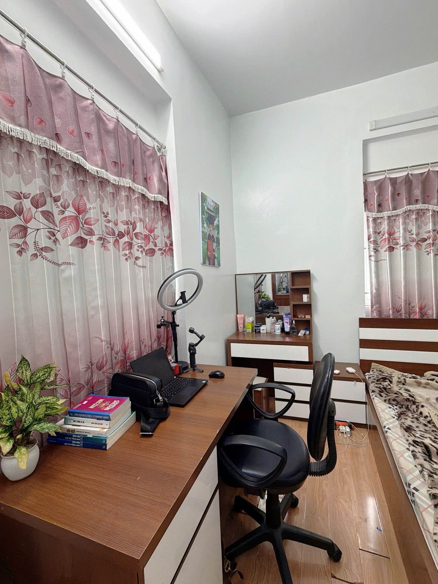 Bán nhà Lĩnh Nam - diện tích 93m2 1 tầng - nhà đẹp hiếm có - giá 9,3 tỷ