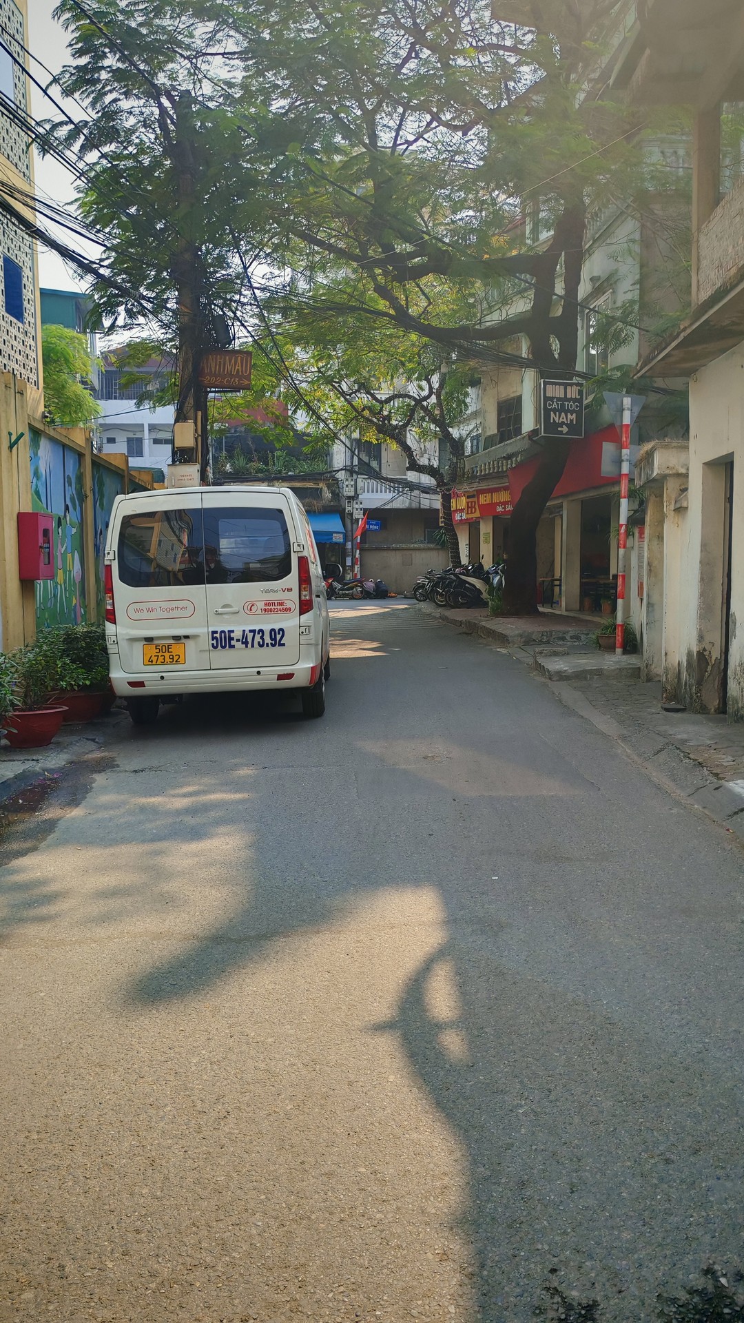 Bán nhà Mai Động - diện tích 92m2 2 tầng - Nhà hai mặt ngõ, ô tô tránh - giá 13,5 tỷ