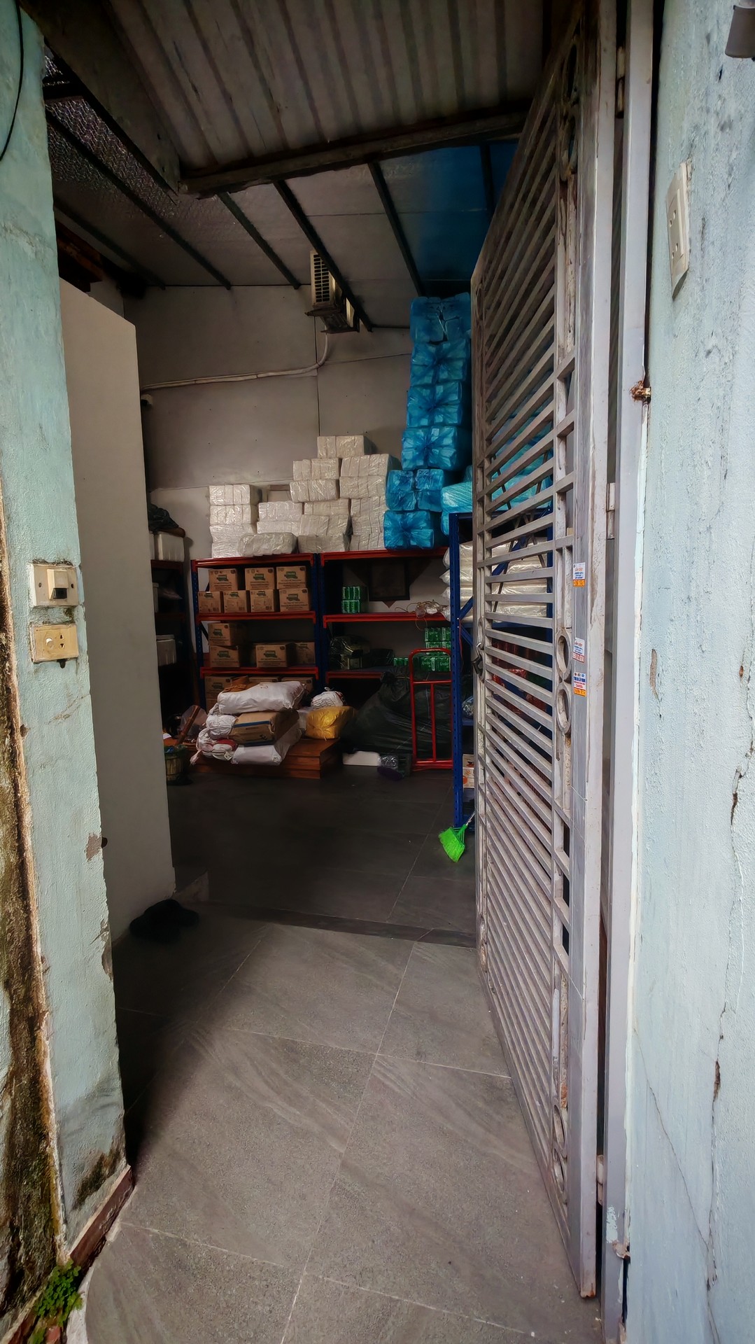 Bán nhà Mai Động - diện tích 92m2 2 tầng - Nhà hai mặt ngõ, ô tô tránh - giá 13,5 tỷ