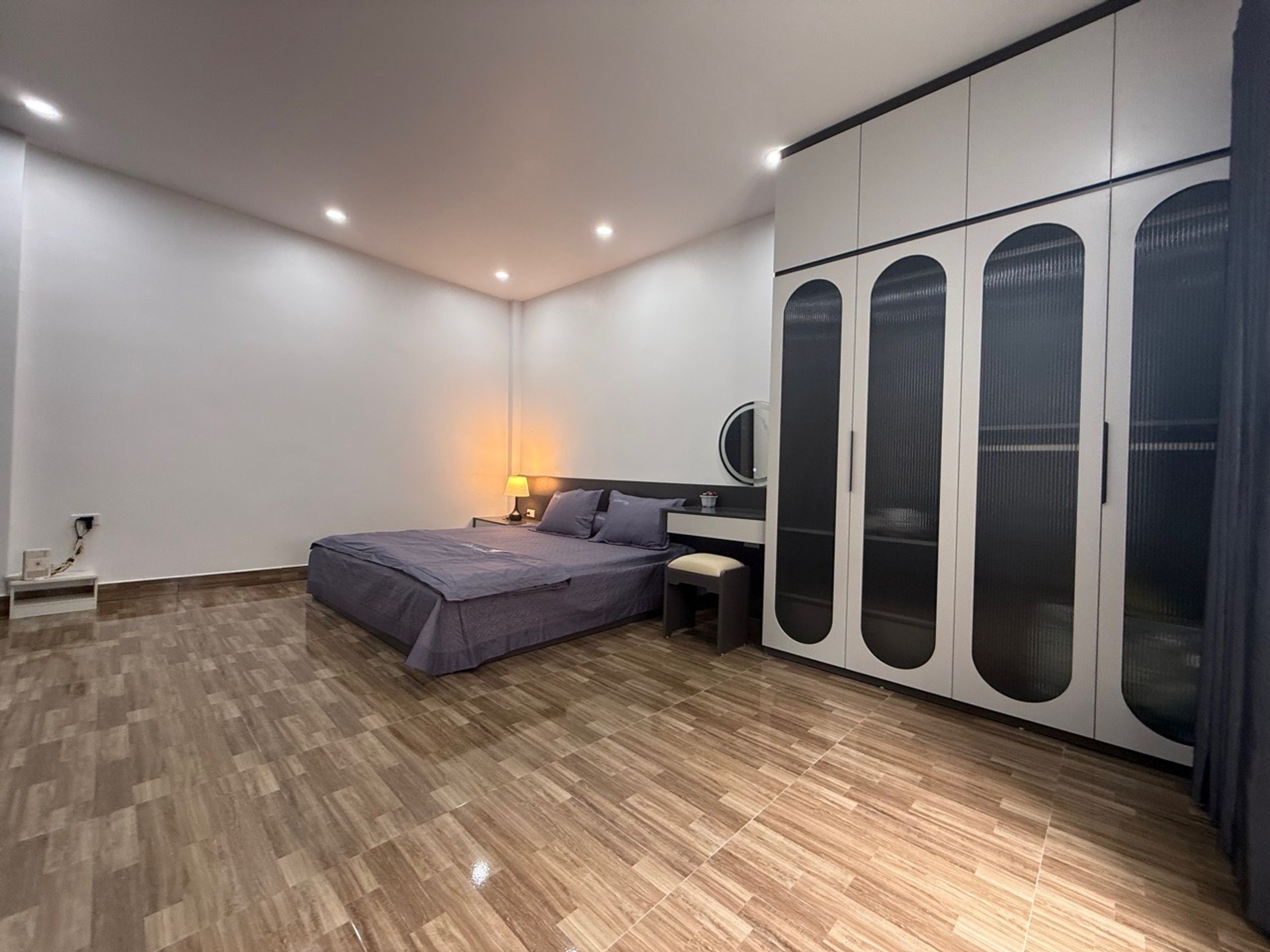 Bán nhà Nguyễn Khoái - diện tích 37m2 5 tầng - Sát Time City - giá 12,5 tỷ