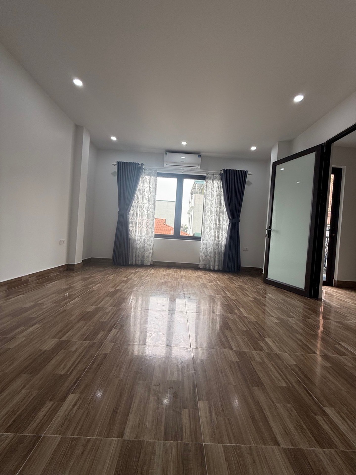 Bán nhà Nguyễn Khoái - diện tích 37m2 5 tầng - Sát Time City - giá 12,5 tỷ