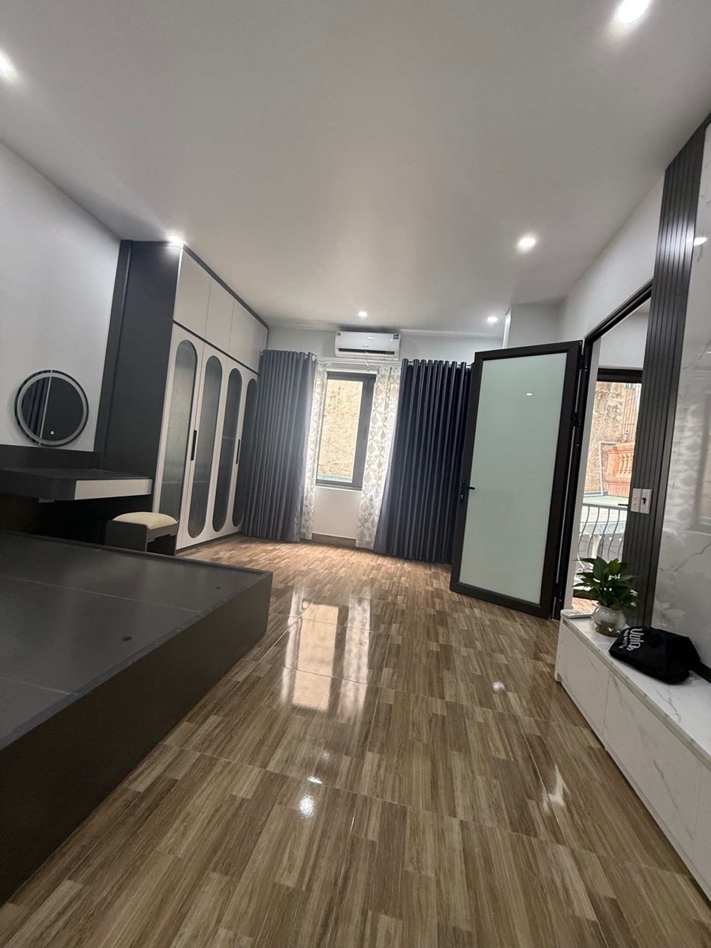 Bán nhà Nguyễn Khoái - diện tích 37m2 5 tầng - Sát Time City - giá 12,5 tỷ