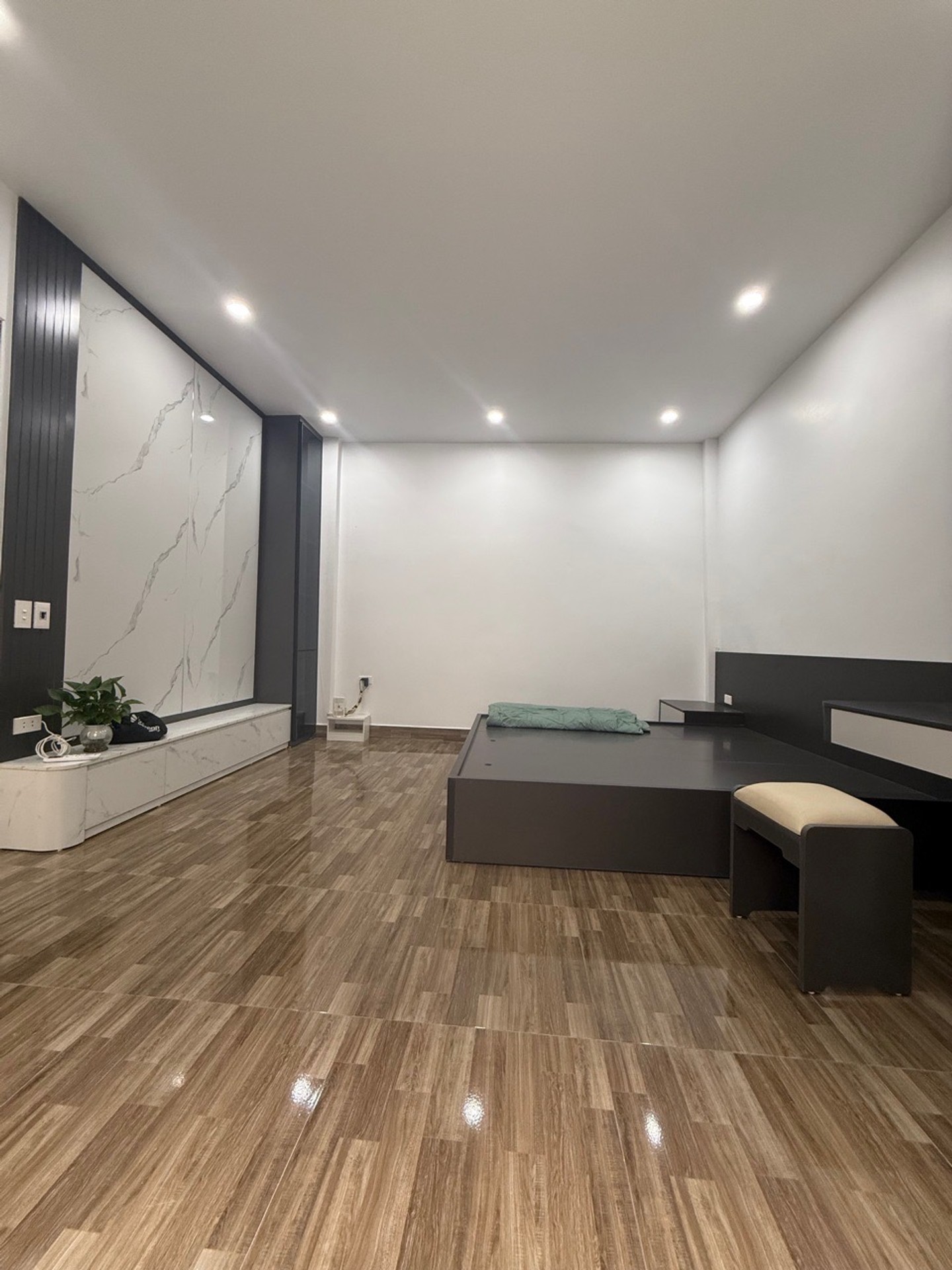 Bán nhà Nguyễn Khoái - diện tích 37m2 5 tầng - Sát Time City - giá 12,5 tỷ