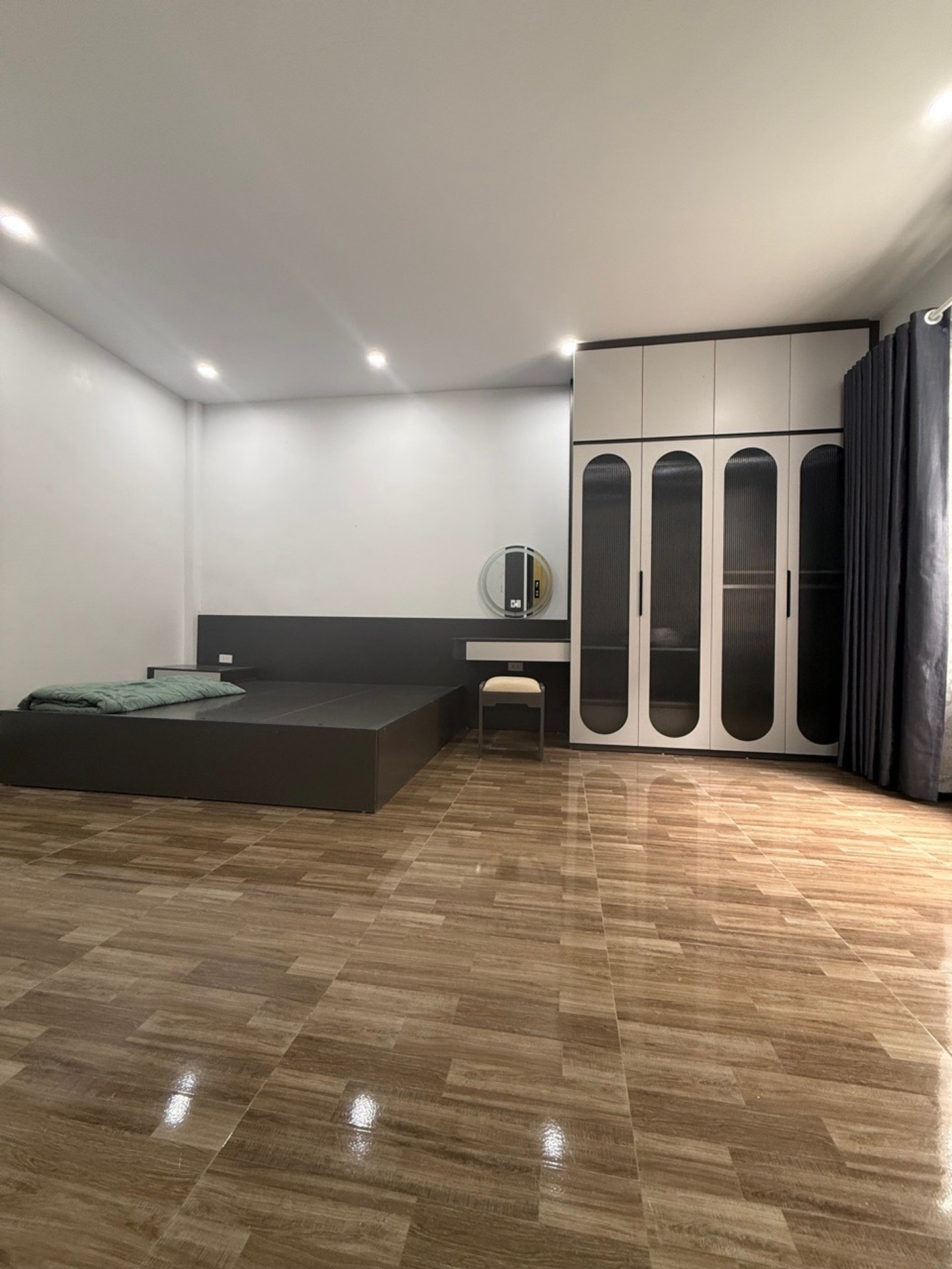 Bán nhà Nguyễn Khoái - diện tích 37m2 5 tầng - Sát Time City - giá 12,5 tỷ