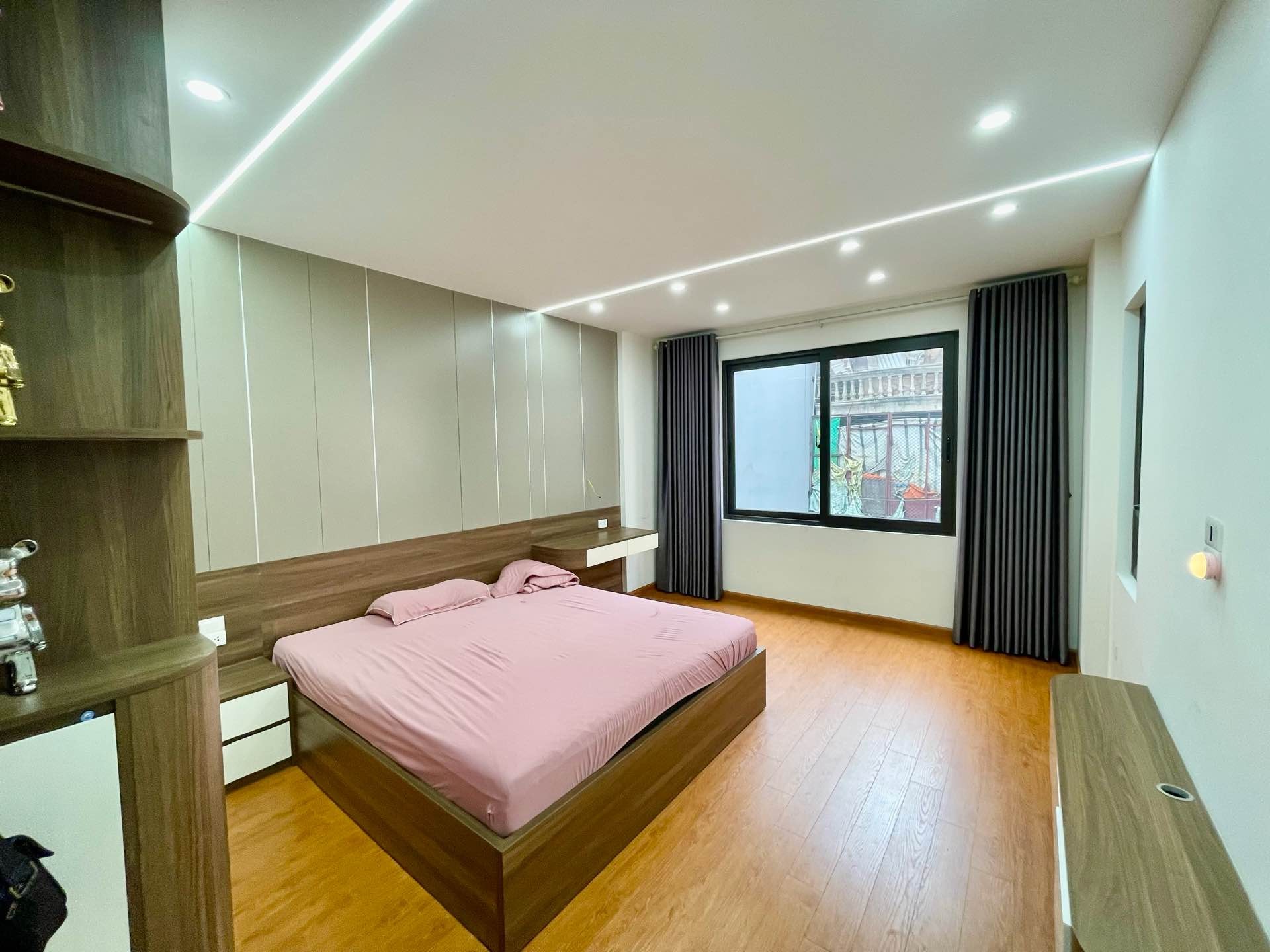 Bán nhà Trương Định - diện tích 30m2 6 tầng - Lô góc, ô tô đỗ cửa - giá 10,9 tỷ