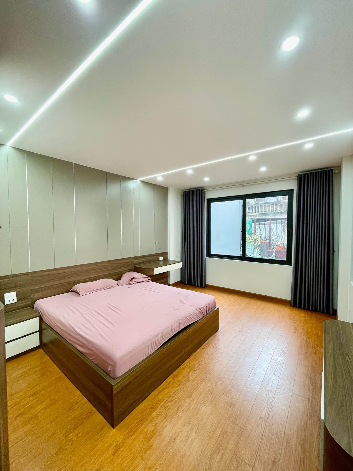 Bán nhà Trương Định - diện tích 30m2 6 tầng - Lô góc, ô tô đỗ cửa - giá 10,9 tỷ