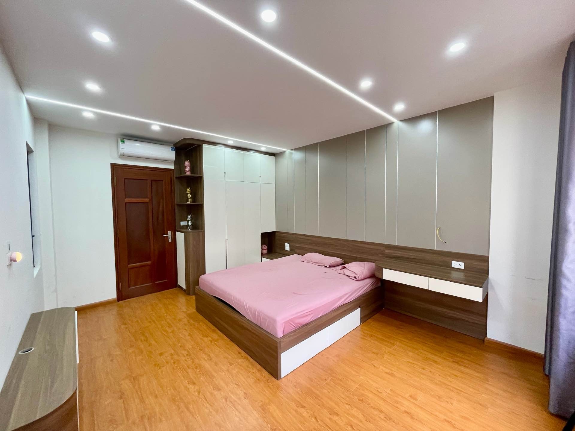 Bán nhà Trương Định - diện tích 30m2 6 tầng - Lô góc, ô tô đỗ cửa - giá 10,9 tỷ
