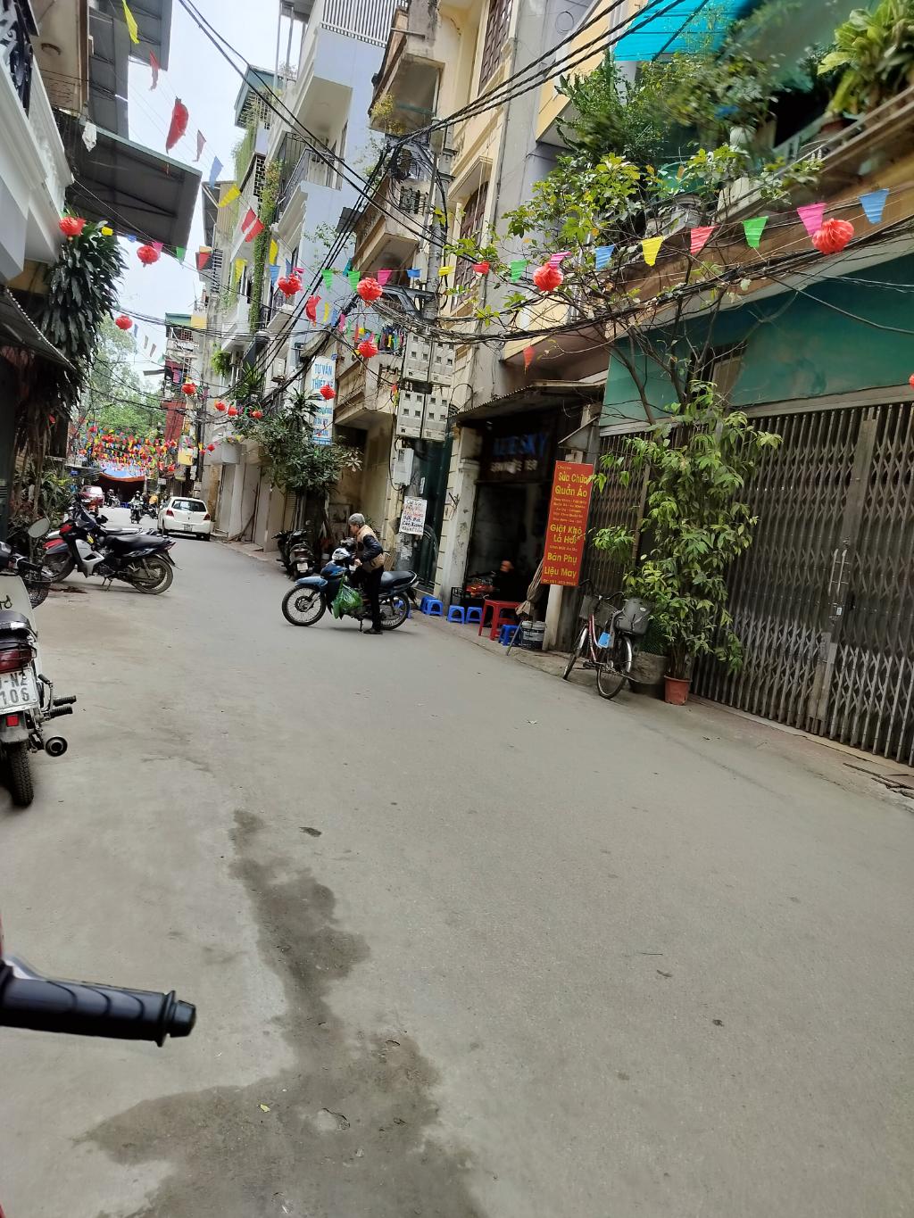 Bán nhà Phan Đình Giót - diện tích 190m2 4 tầng - Nhà đẹp hiếm có - giá 58 tỷ