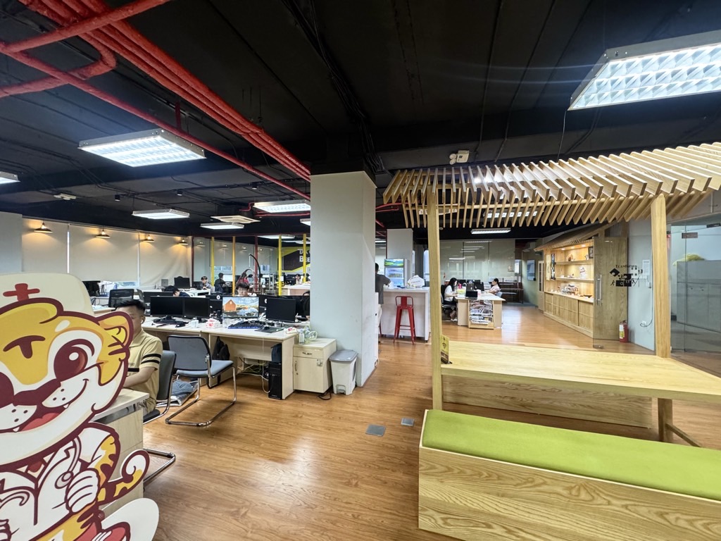 Bán nhà Nguyễn Trãi - diện tích 720m2 4 tầng - Lô góc 3 mặt thoáng - giá 45 tỷ