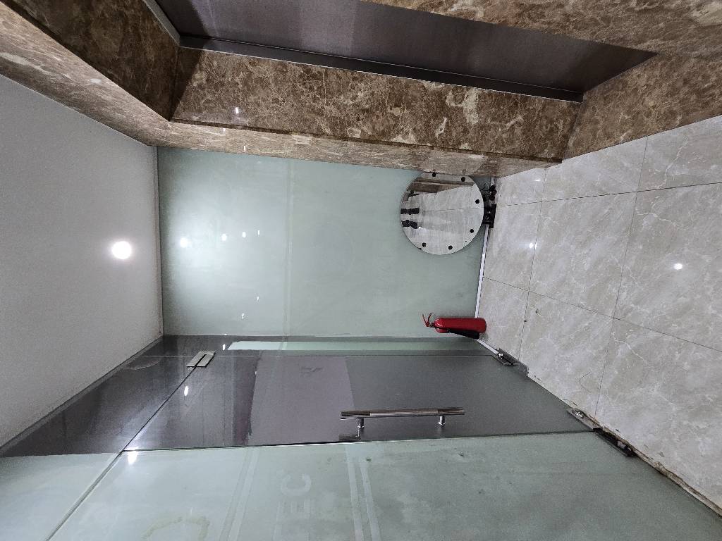 Bán nhà Nguyễn Văn Tuyết - diện tích 96,5m2 8 tầng - Lô góc 2 mặt thoáng - giá 75 tỷ