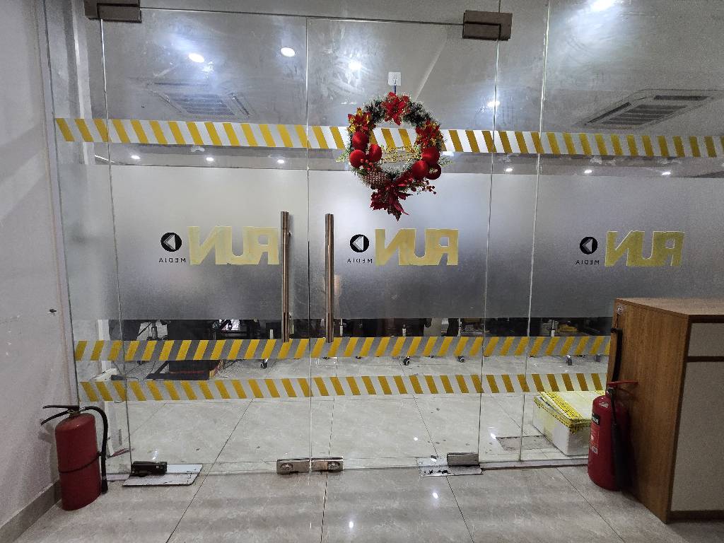 Bán nhà Nguyễn Văn Tuyết - diện tích 96,5m2 8 tầng - Lô góc 2 mặt thoáng - giá 75 tỷ