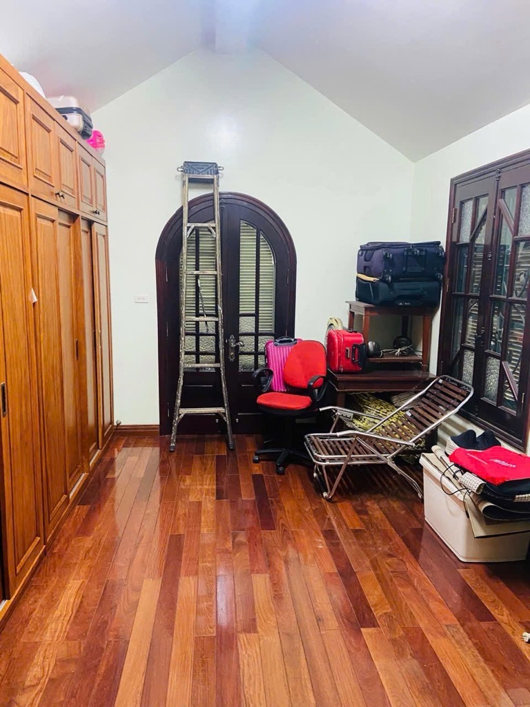 Bán nhà Bán đảo Linh Đàm - diện tích 275.3m2 4 tầng - Thoáng trước, sau - giá 90 tỷ