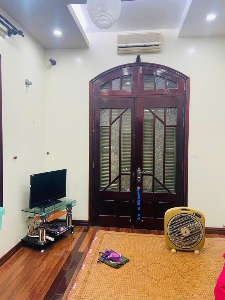 Bán nhà Bán đảo Linh Đàm - diện tích 275.3m2 4 tầng - Thoáng trước, sau - giá 90 tỷ