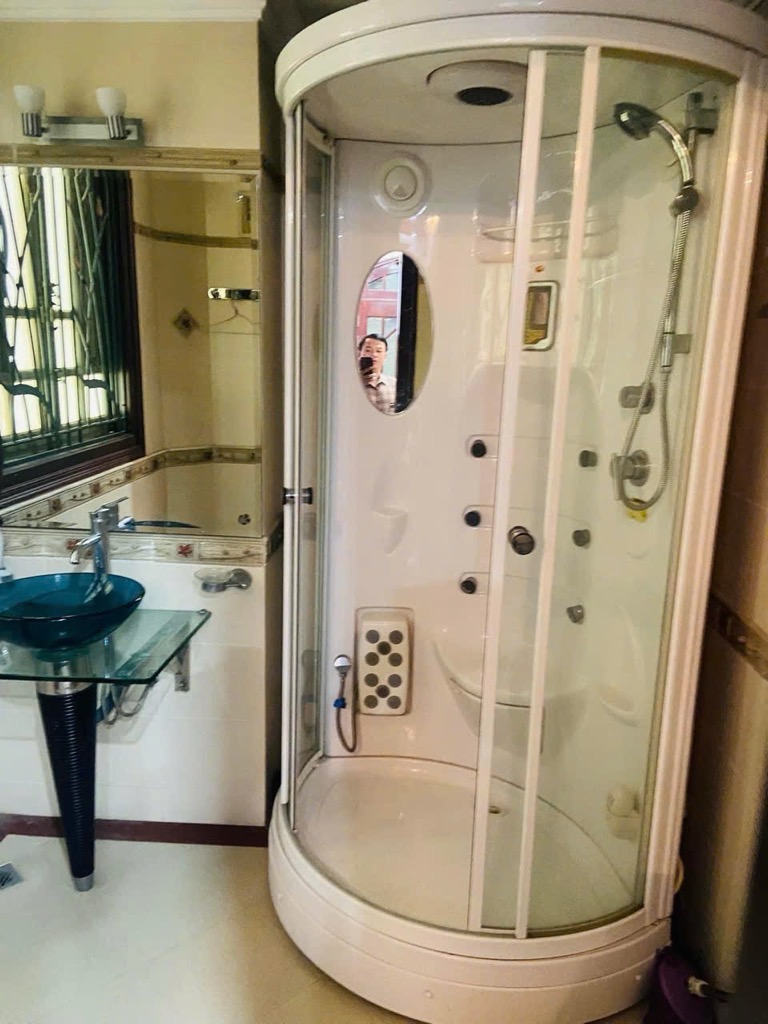 Bán nhà Bán đảo Linh Đàm - diện tích 275.3m2 4 tầng - Thoáng trước, sau - giá 90 tỷ