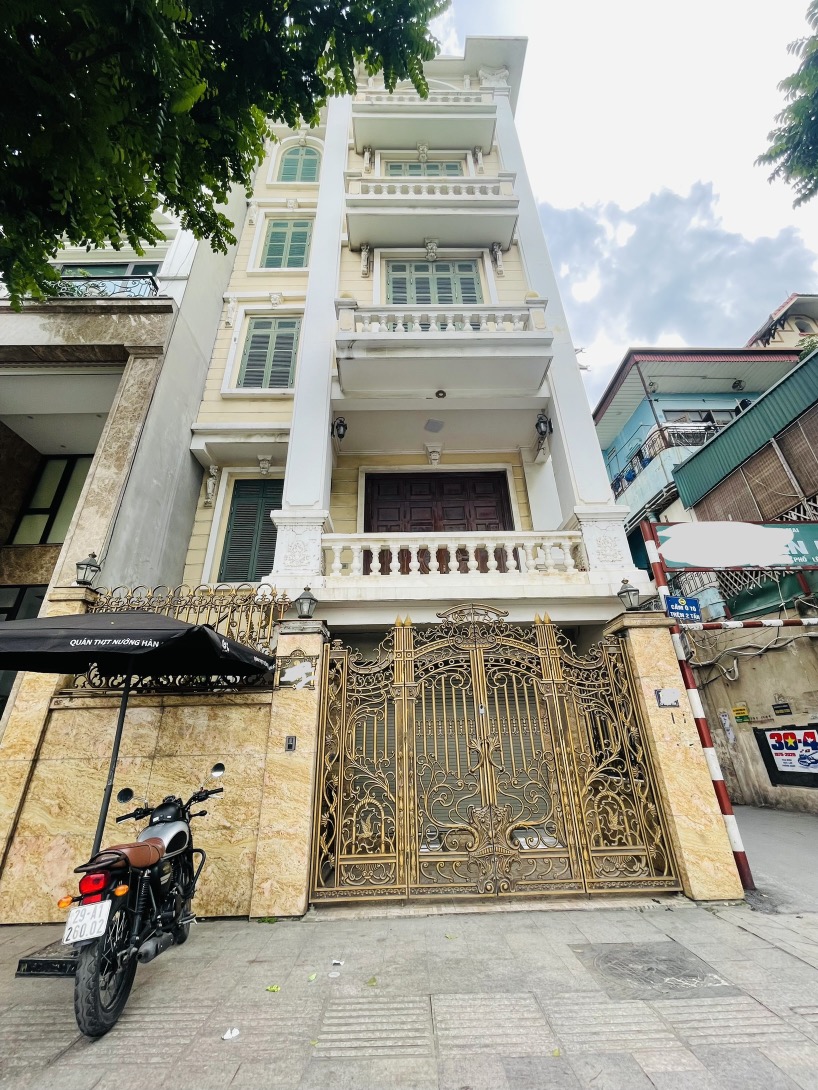 Bán nhà Lê Trọng Tấn - diện tích 124m2 7 tầng - lô góc, kinh doanh đỉnh chóp - giá 112,5 tỷ