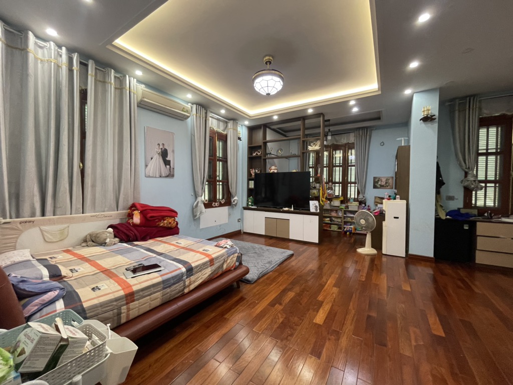 Bán nhà Lê Trọng Tấn - diện tích 124m2 7 tầng - lô góc, kinh doanh đỉnh chóp - giá 112,5 tỷ