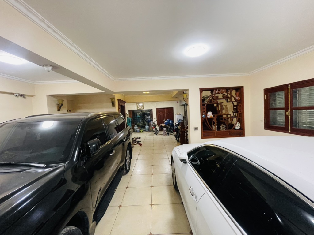 Bán nhà Lê Trọng Tấn - diện tích 124m2 7 tầng - lô góc, kinh doanh đỉnh chóp - giá 112,5 tỷ