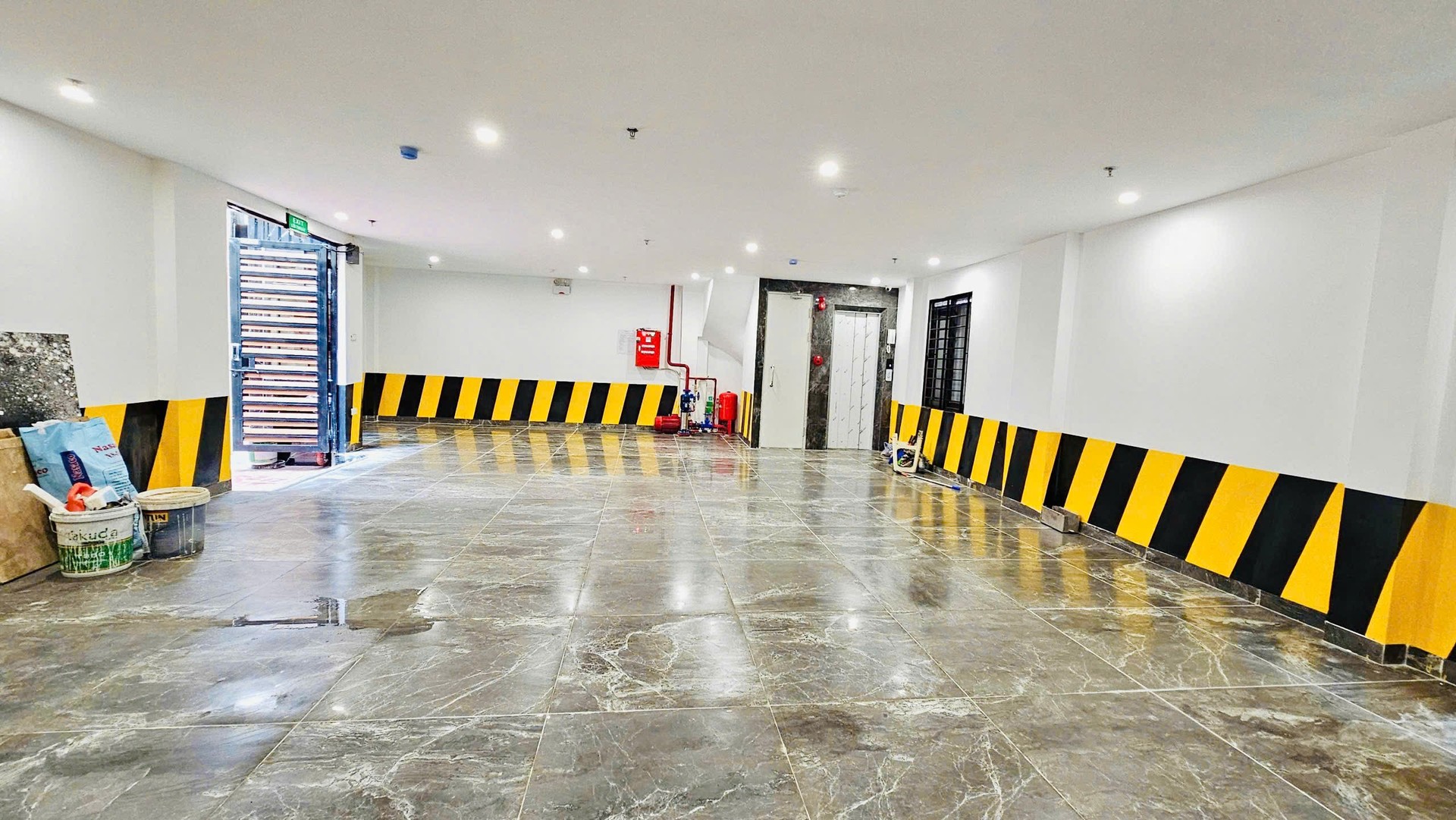 Bán nhà Tây Sơn - diện tích 90m2 7 tầng - Lô góc 2 mặt thoáng - giá 29,9 tỷ