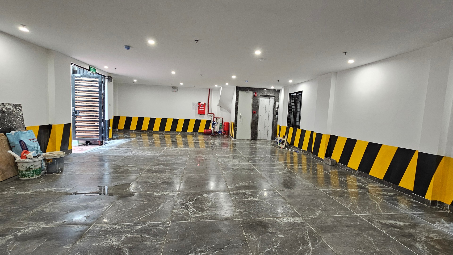 Bán nhà Tây Sơn - diện tích 90m2 7 tầng - Lô góc 2 mặt thoáng - giá 29,9 tỷ