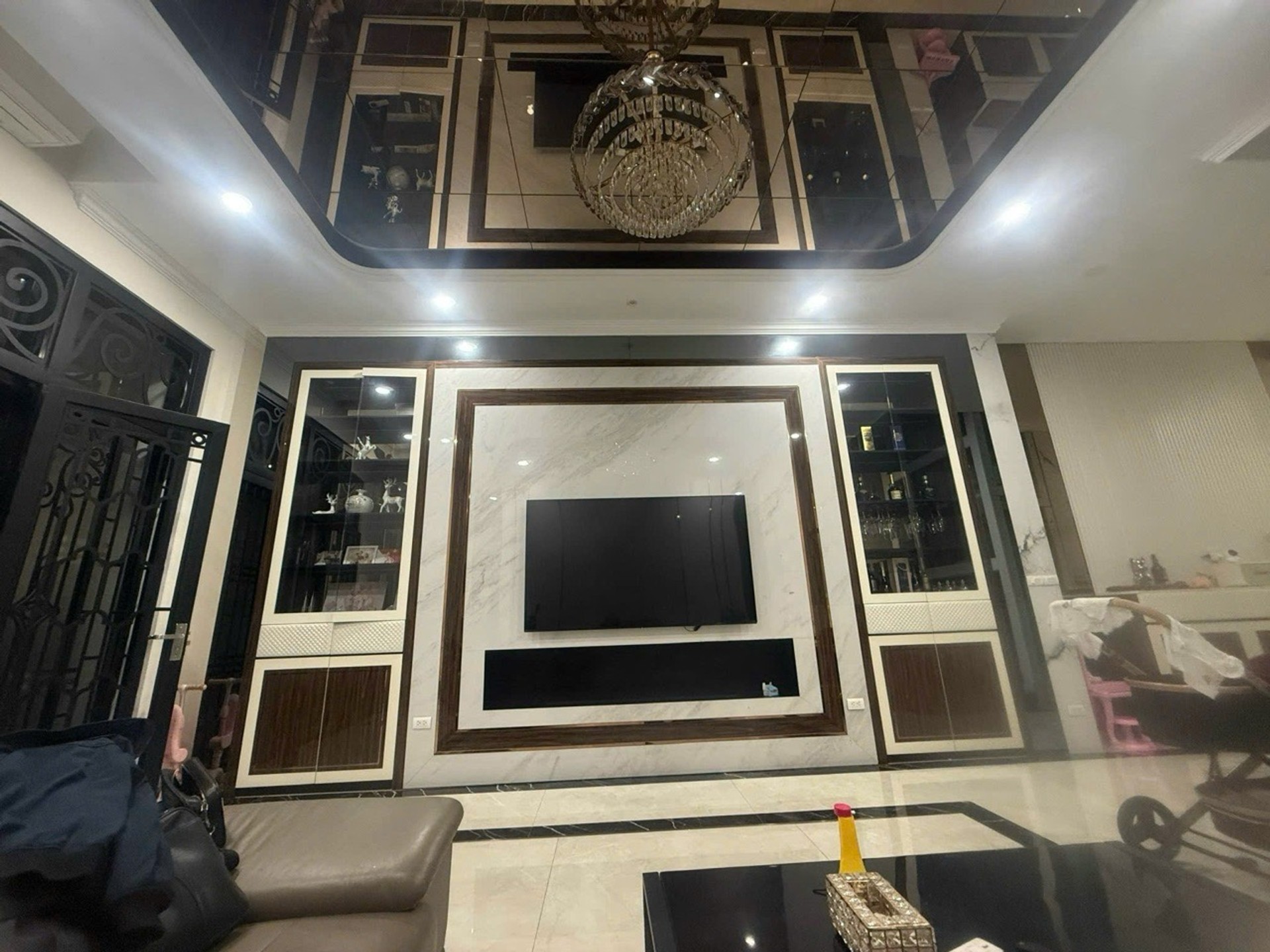 Bán nhà Hoàng Mai - diện tích 82m2 4 tầng - Nhà đẹp hiếm có - giá 35,2 tỷ