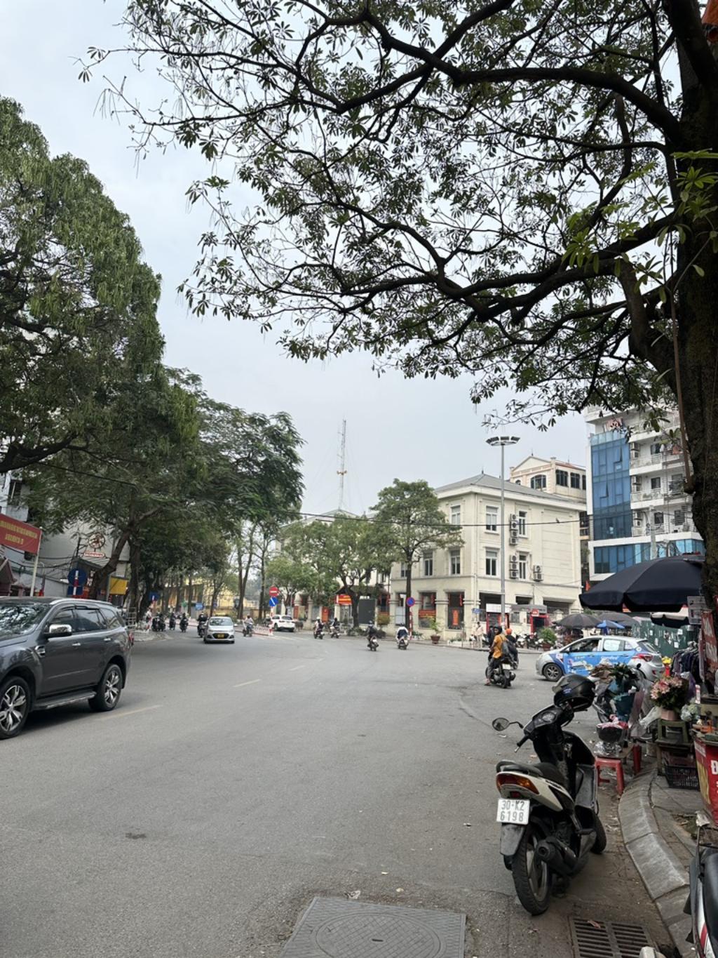 Bán nhà Lê Thanh Nghị - diện tích 55m2 5 tầng - Ô TÔ TRÁNH - giá 26 tỷ