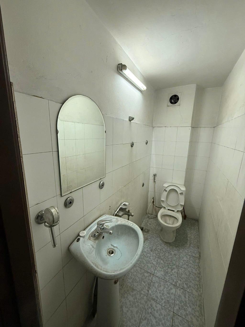 Bán nhà Lê Thanh Nghị - diện tích 55m2 5 tầng - Ô TÔ TRÁNH - giá 26 tỷ