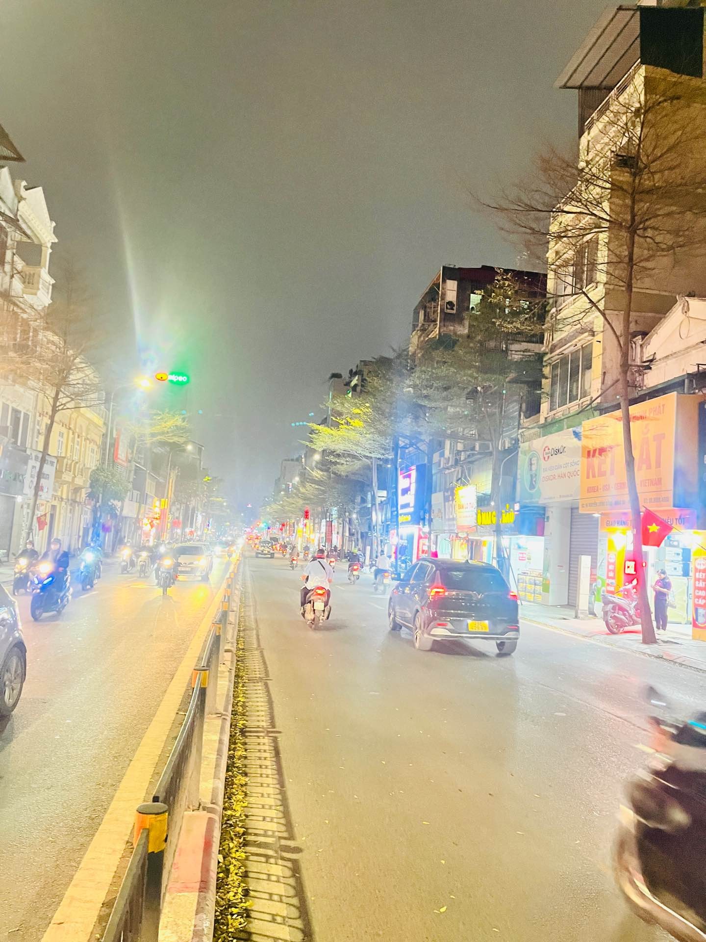 Bán nhà Nguyễn Lương Bằng - diện tích 530m2 8 tầng - Mặt phố VIP trung tâm Đống Đa - giá 450 tỷ