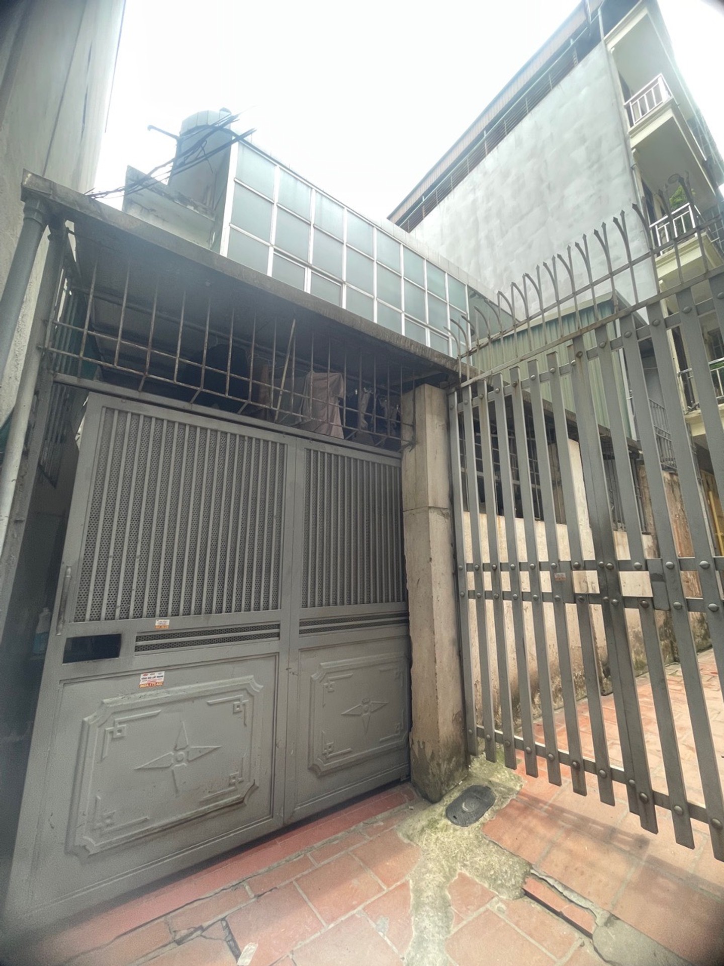 Bán nhà Hoàng Mai - diện tích 89m2 2 tầng - gần ô tô - giá 18,8 tỷ