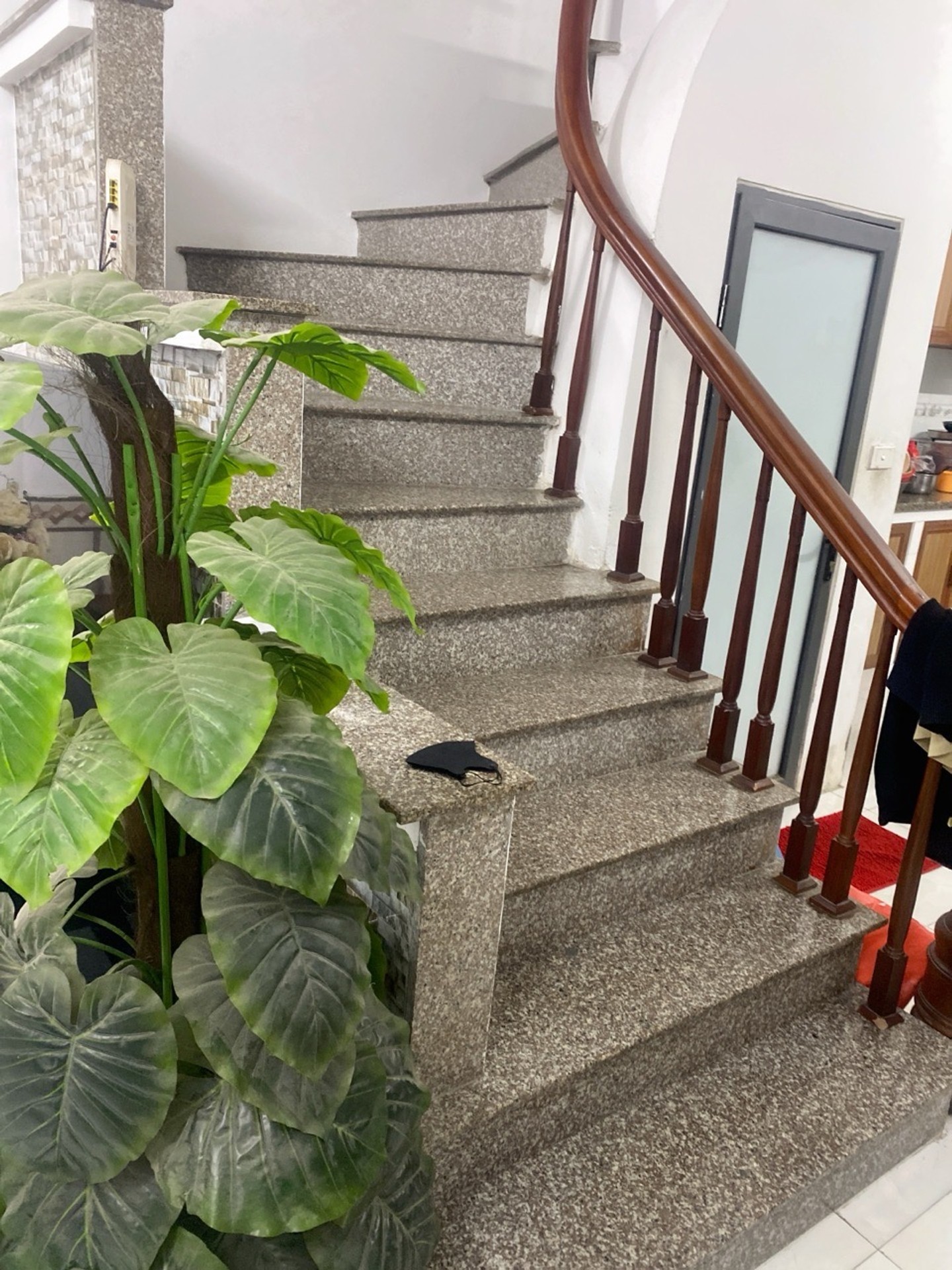 Bán nhà Định Công Thượng - diện tích 45m2 3 tầng - Nhà lô góc hai mặt thoáng - giá 3,85 tỷ