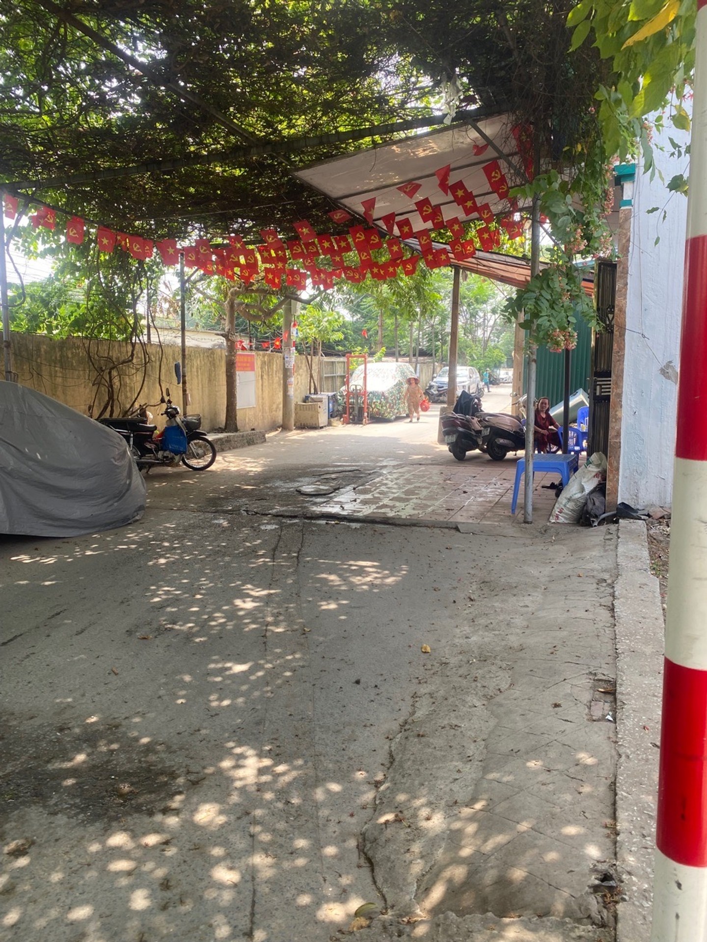 Bán nhà Định Công Thượng - diện tích 45m2 3 tầng - Nhà lô góc hai mặt thoáng - giá 3,85 tỷ
