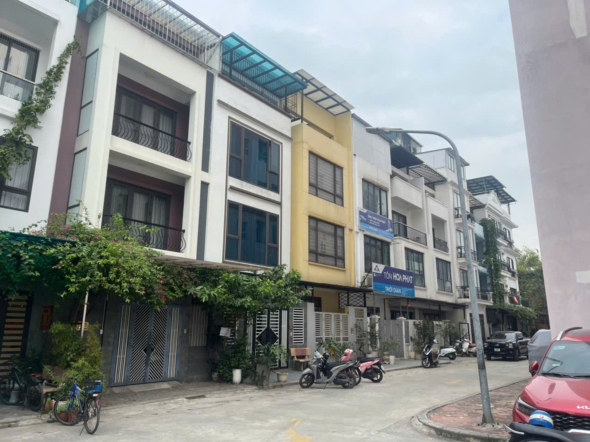 Bán nhà Bùi Xương Trạch - diện tích 65,3m2 4 tầng - Ô TÔ TRÁNH - giá 25,8 tỷ