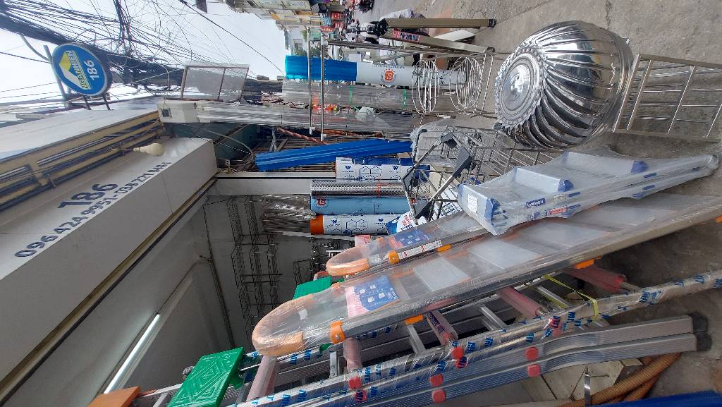 Bán nhà Đê La Thành - diện tích 204m2 3 tầng - Mảnh đất vàng - giá 102 tỷ