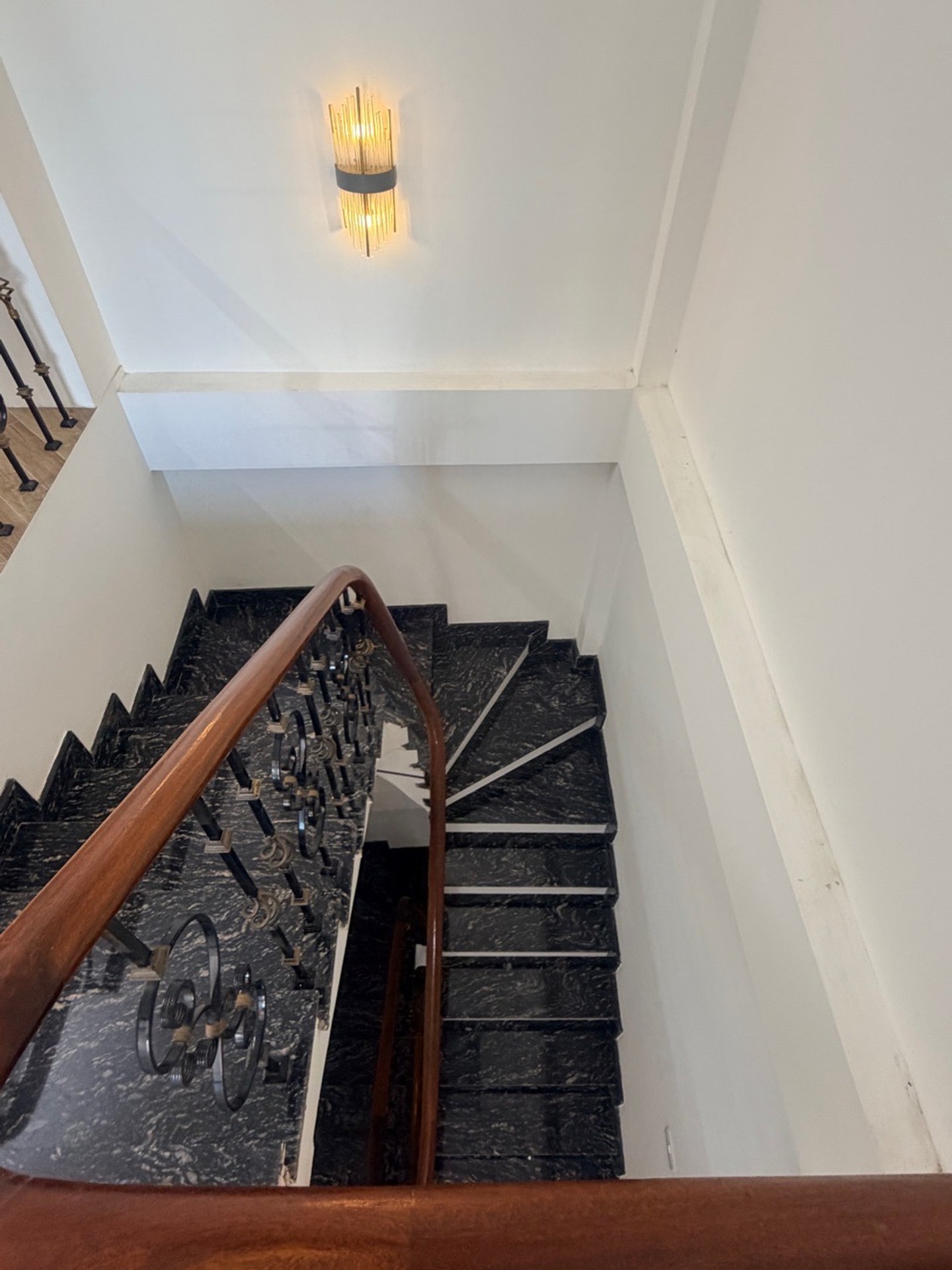 Bán nhà Trần Khát Chân - diện tích 30m2 5 tầng - Ngõ 281 - giá 9,8 tỷ