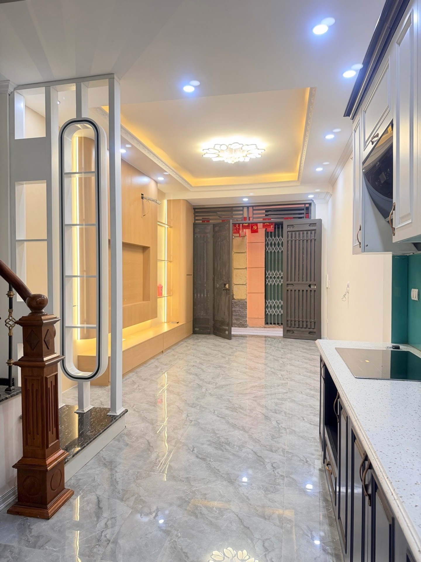 Bán nhà Trần Khát Chân - diện tích 30m2 5 tầng - Ngõ 281 - giá 9,8 tỷ