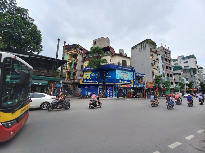 Bán nhà Vũ Trọng Phụng - diện tích 68m2 3 tầng - Mặt phố lô góc - giá 42 tỷ