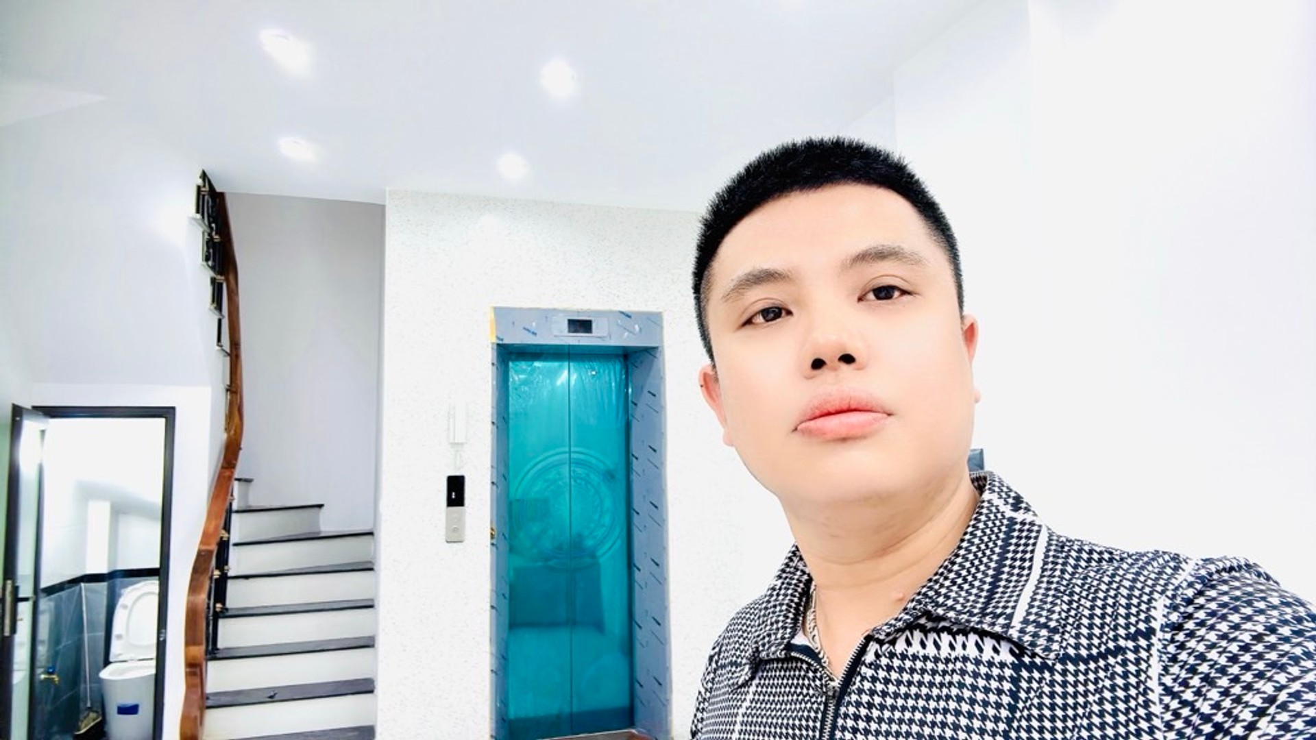 Bán nhà Nam Dư - diện tích 45m2 6 tầng - Ô TÔ ĐỖ CỬA - giá 11,5 tỷ