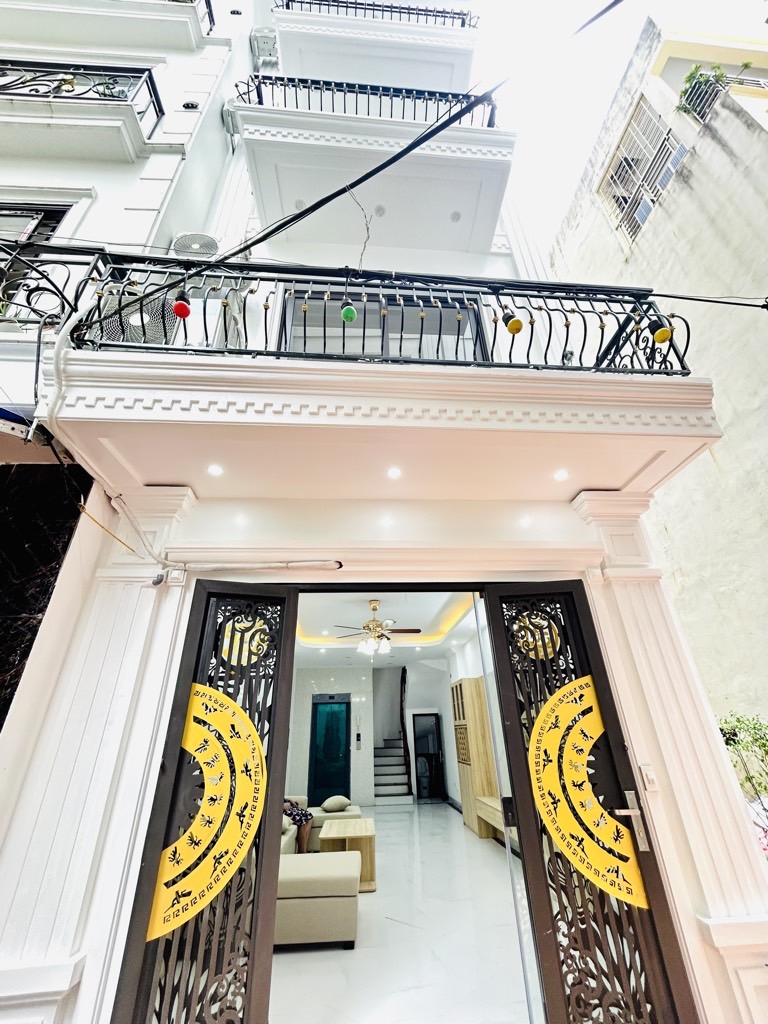 Bán nhà Nam Dư - diện tích 45m2 6 tầng - Ô TÔ ĐỖ CỬA - giá 11,5 tỷ