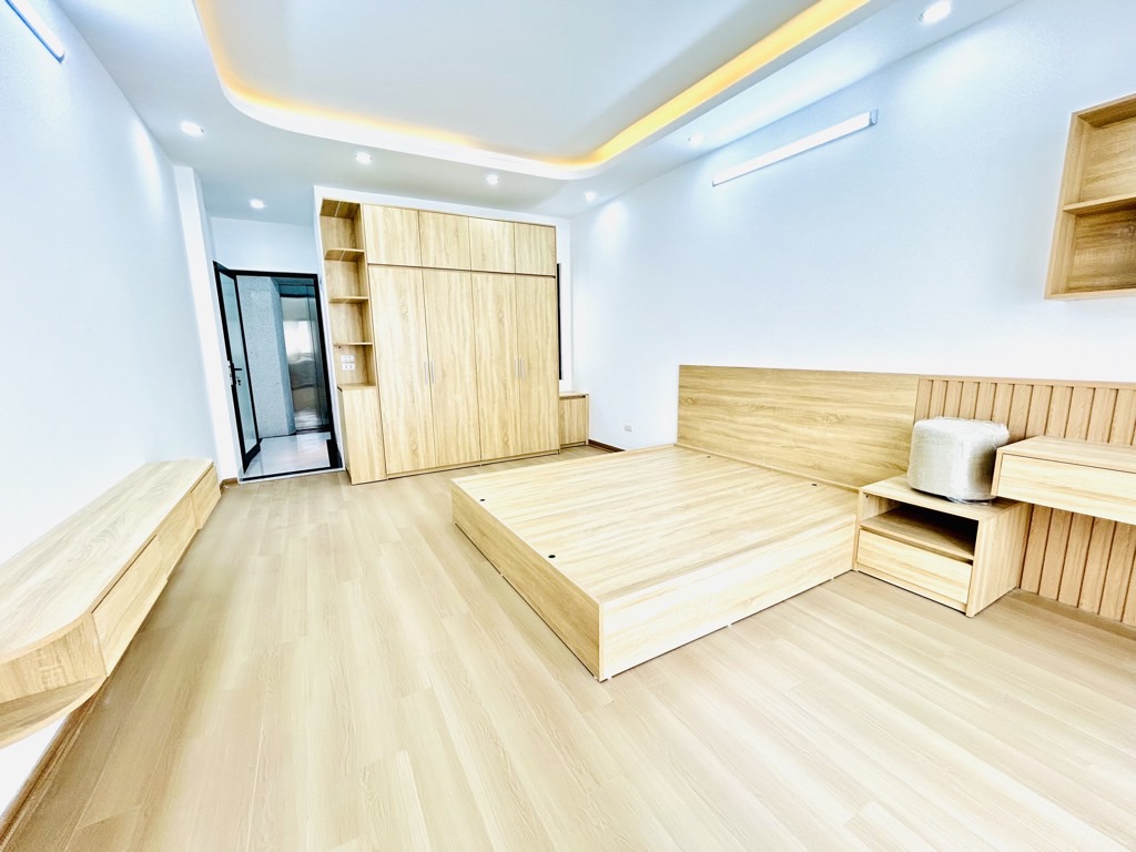 Bán nhà Nam Dư - diện tích 45m2 6 tầng - Ô TÔ ĐỖ CỬA - giá 11,5 tỷ