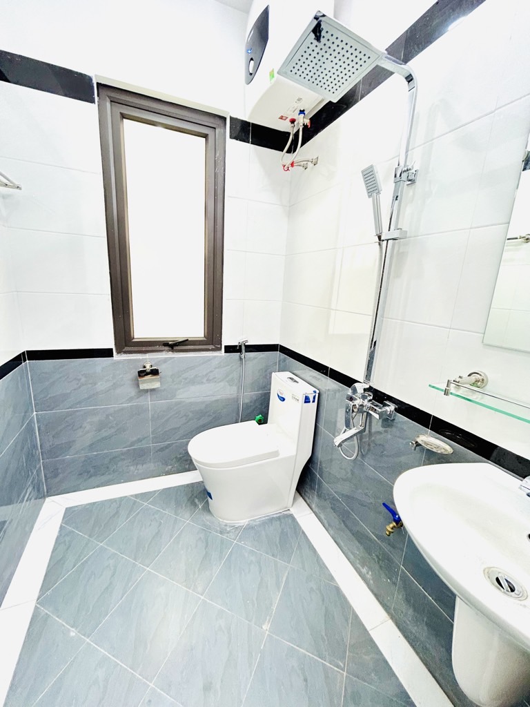 Bán nhà Nam Dư - diện tích 45m2 6 tầng - Ô TÔ ĐỖ CỬA - giá 11,5 tỷ