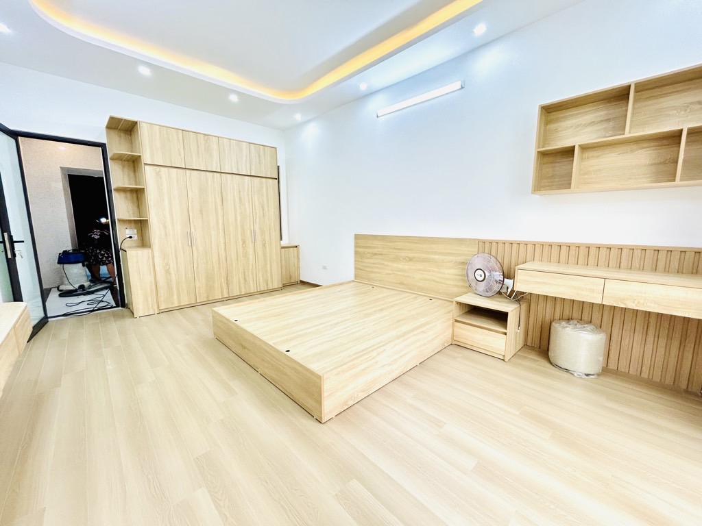 Bán nhà Nam Dư - diện tích 45m2 6 tầng - Ô TÔ ĐỖ CỬA - giá 11,5 tỷ