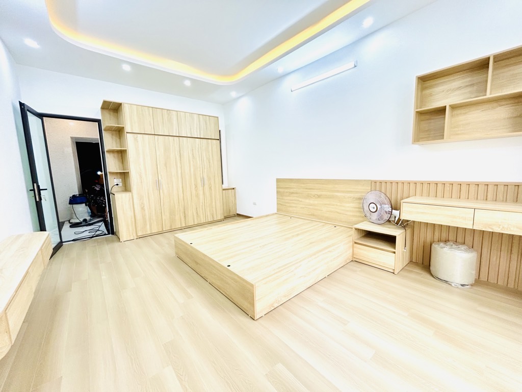 Bán nhà Nam Dư - diện tích 45m2 6 tầng - Ô TÔ ĐỖ CỬA - giá 11,5 tỷ