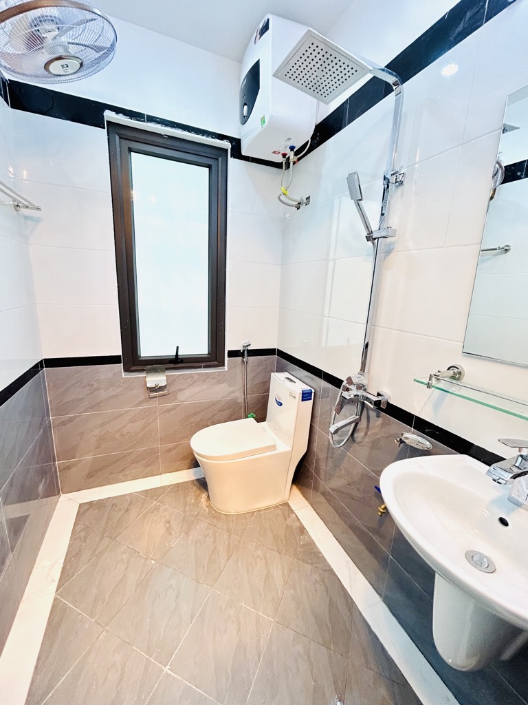 Bán nhà Nam Dư - diện tích 45m2 6 tầng - Ô TÔ ĐỖ CỬA - giá 11,5 tỷ