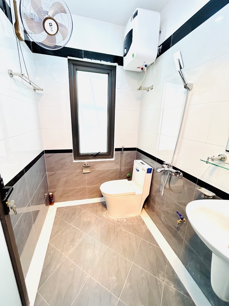 Bán nhà Nam Dư - diện tích 45m2 6 tầng - Ô TÔ ĐỖ CỬA - giá 11,5 tỷ