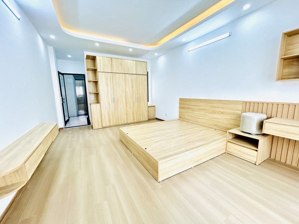 Bán nhà Nam Dư - diện tích 45m2 6 tầng - Ô TÔ ĐỖ CỬA - giá 11,5 tỷ
