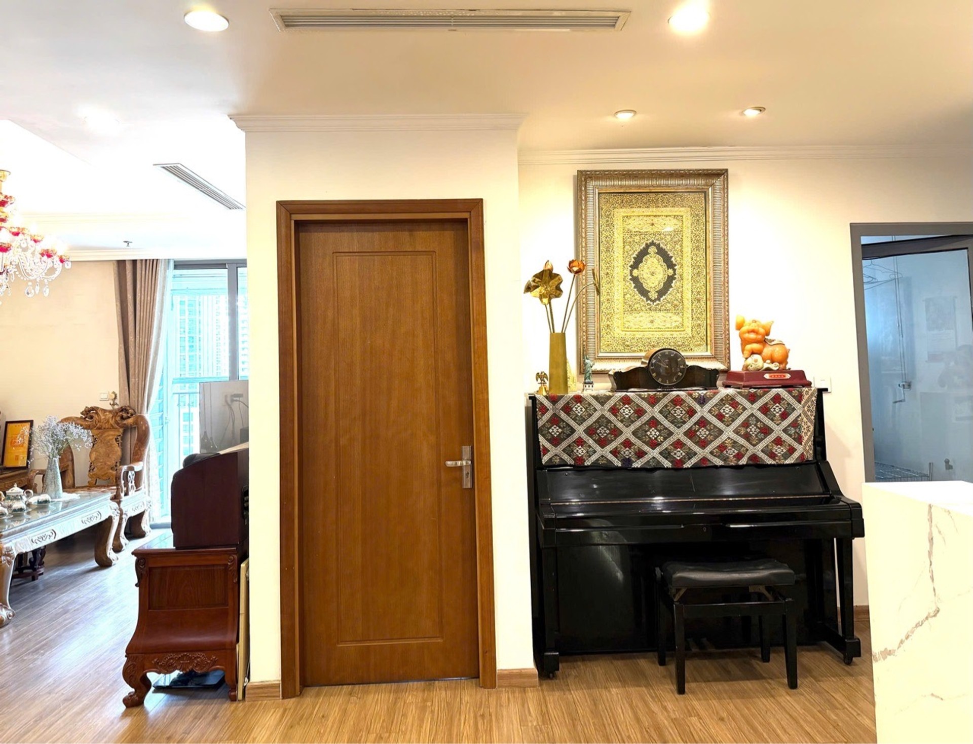 Bán nhà Lĩnh Nam - diện tích 130m2 10 tầng - Nhà đẹp hiếm có - giá 20,7 tỷ