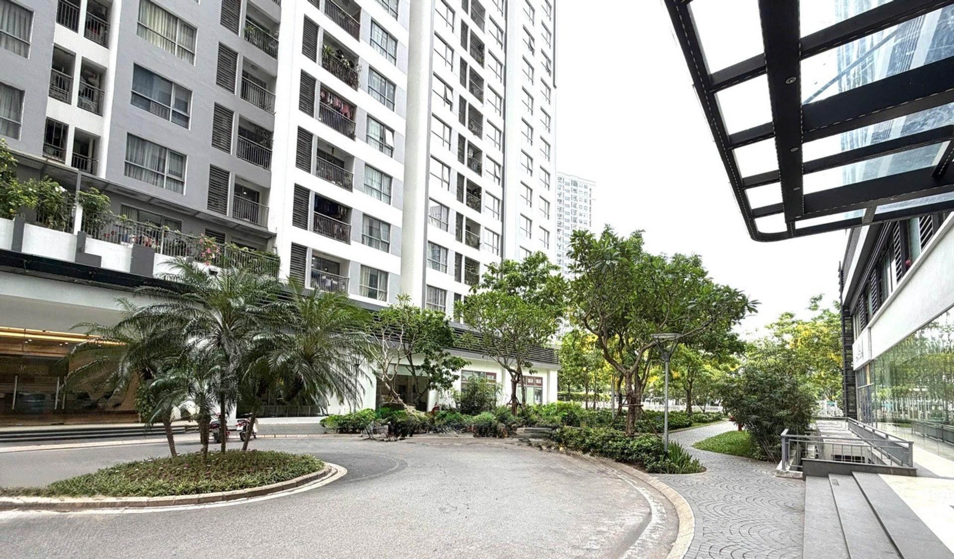 Bán nhà Lĩnh Nam - diện tích 130m2 10 tầng - Nhà đẹp hiếm có - giá 20,7 tỷ