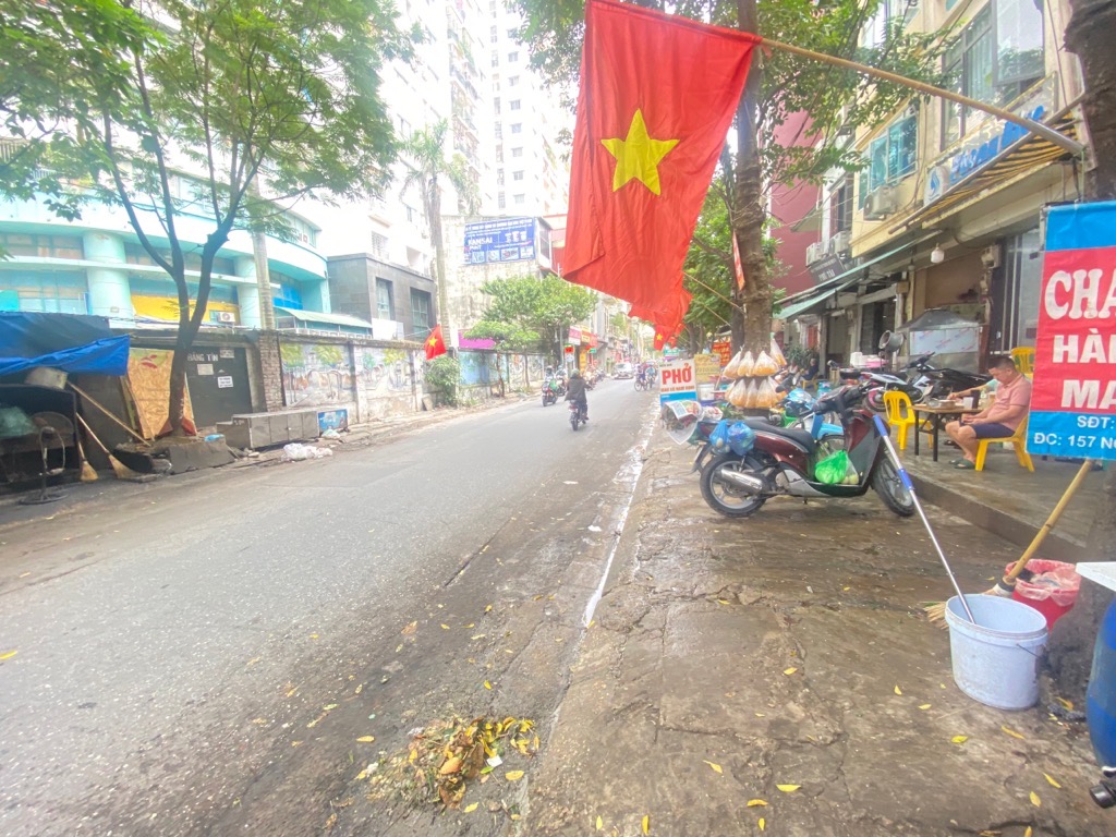 Bán nhà Nguyễn Đức Cảnh - diện tích 70m2 1 tầng - Nhà mặt phố - giá 18 tỷ