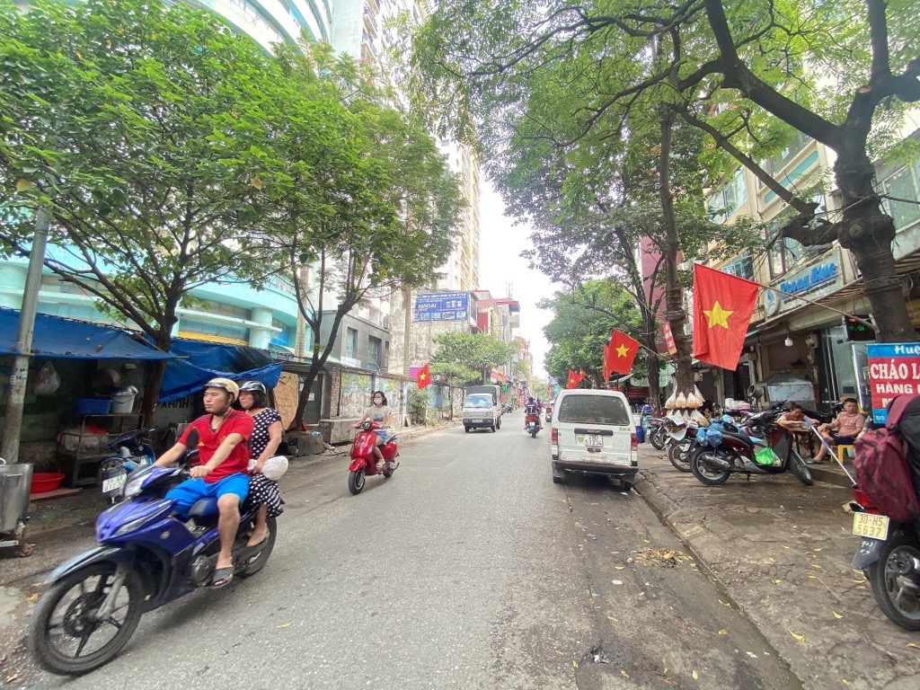 Bán nhà Nguyễn Đức Cảnh - diện tích 70m2 1 tầng - Nhà mặt phố - giá 18 tỷ